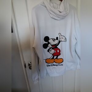 Vintage disney embroidered mickey mouse sweatshirt